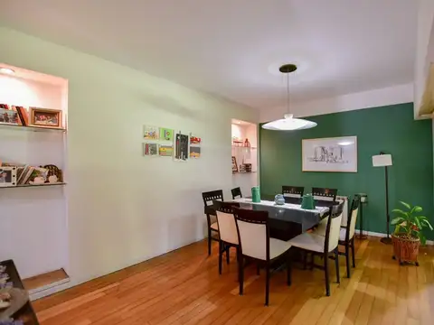 Casa 8 ambientes con 6 baños