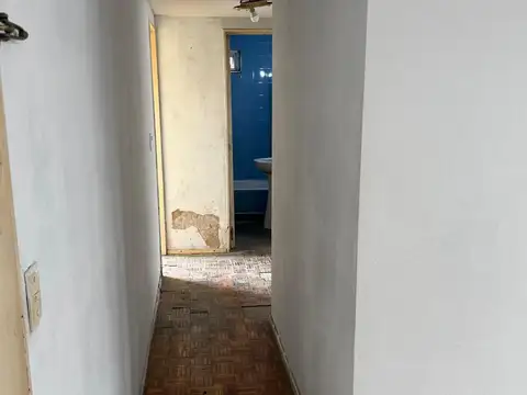 VENTA DEPTO. 3 AMB. A RECICLAR EN "BARRACAS"