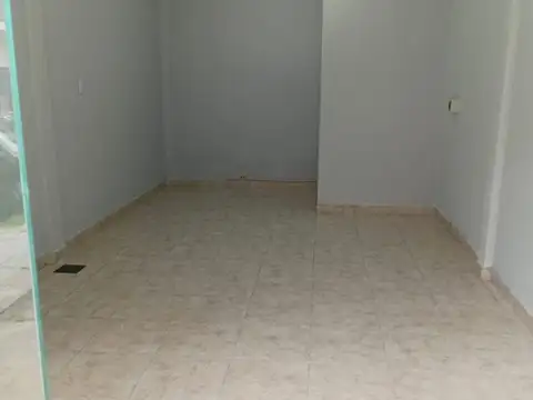 Local en Alquiler en Tapiales, $ 580.000