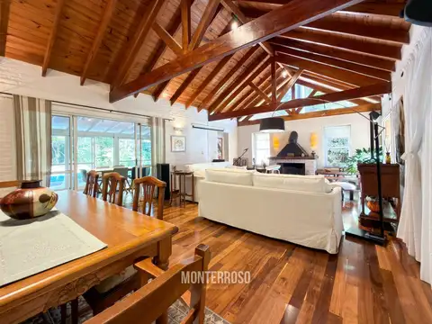 Casa 5 ambientes con 3 baños
