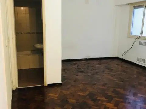 Avenida Hipólito Yrigoyen 1500
