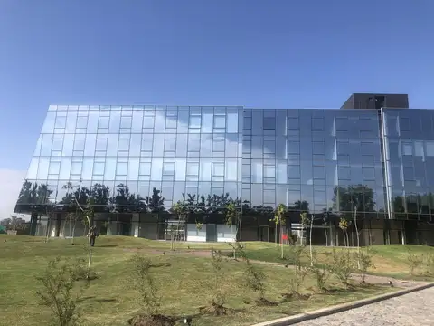 En venta Oficina Moderna a estrenar de 120 m3 en Meridiano Business Center, Pilar