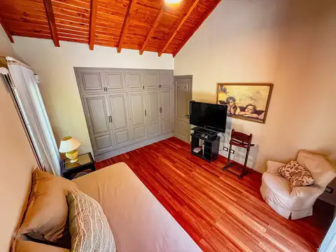 Casa 6 dormitorios en venta Lujan de Cuyo jardin