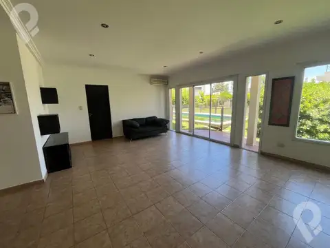 Casa en Alquiler de 3 dormitorios