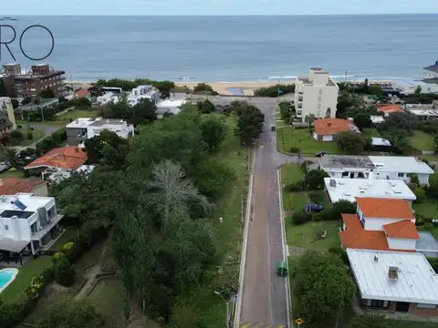Casa en alquiler en playa Mansa a 200 m del mar