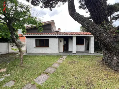 Casa en alquiler en playa Mansa a 200 m del mar