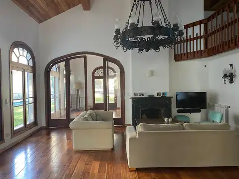 Casa en Alquiler de 4 dormitorios
