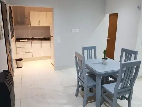 Casa en Alquiler con 1 cochera