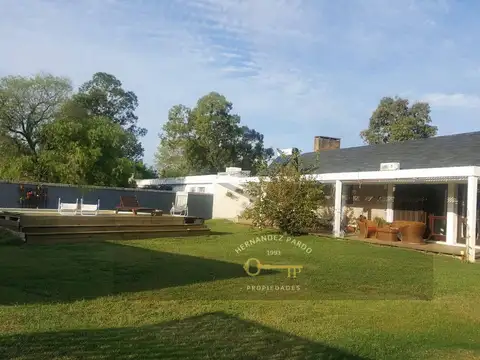 Excelente prescencia! 2 casas en 1 padrón de 1500 m2!