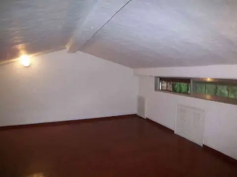 Casa 6 ambientes con 5 baños