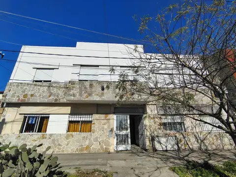 Calle 131 entre 66 y 67 1600, Piso 1