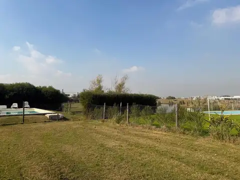 Terreno en Venta en El Cantón - Barrio Golf, USD 79.000