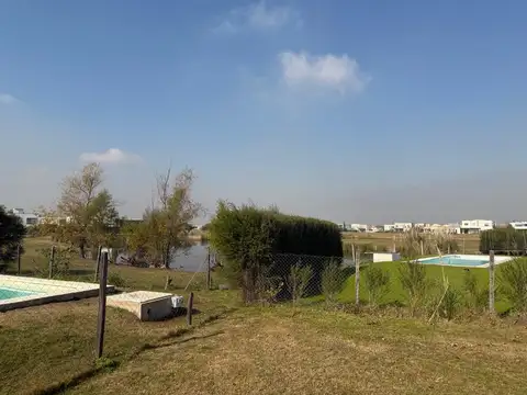 HERMOSOLOTE INTERNO  EN VENTA EN BARRIO EL CANTON GOLFCON VISTA AL GOLF Y A UNA LAGUNA