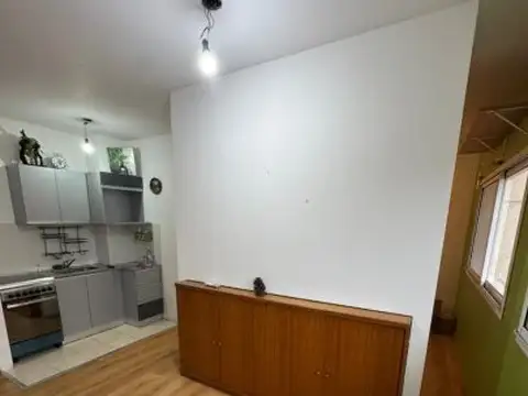 Castro Barros 300 , Piso 5