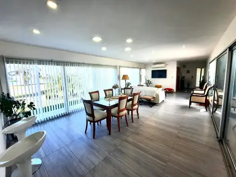 Casa en Alquiler en La Candida Club de Campo, USD 2.000