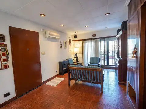 Depto Tipo Casa en Venta 40 años