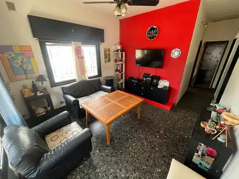 Venta Casa en Castelar Sur Patio Garaje