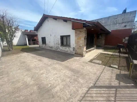 Casa en Venta con 3 cocheras