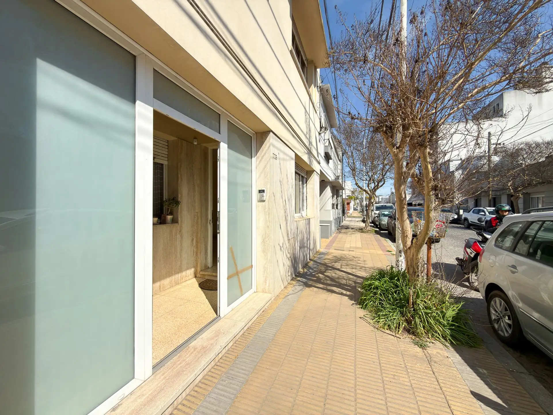 VENTA CASA 6 DORMITORIOS - CENTRO TANDIL