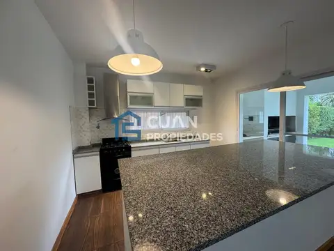 Casa en Alquiler en Las Brisas Country Club, USD 900