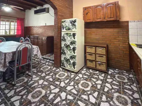 Casa 4 ambientes con 1 baño