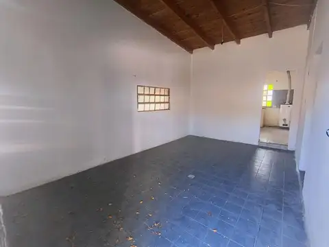 Casa en Alquiler en Azcuenaga, $ 490.000