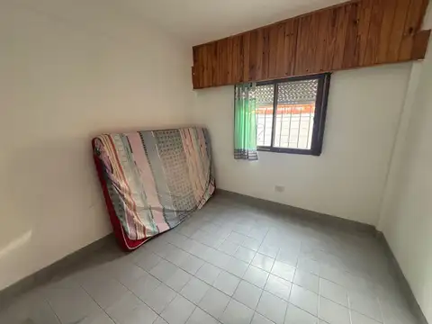 Casa 2 dormitorios con jardín libre delantero