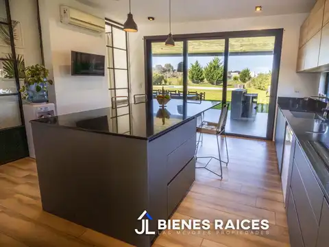 Casa en Venta en Countries y Barrios Cerrados en Campana, USD 297.000