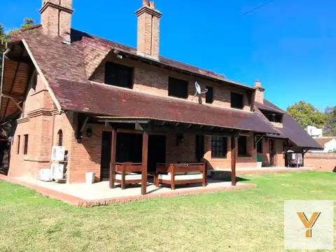 Casa en venta - 4 Dormitorios 5 Baños - 1302Mts2 - Pilar
