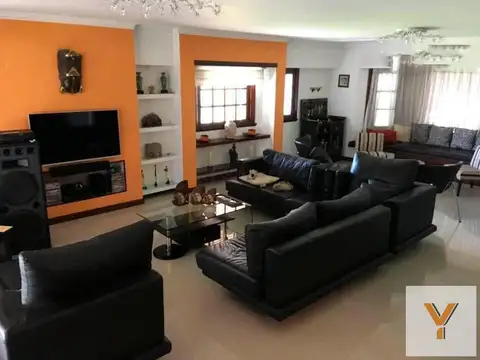 Casa 5 ambientes con 5 baños