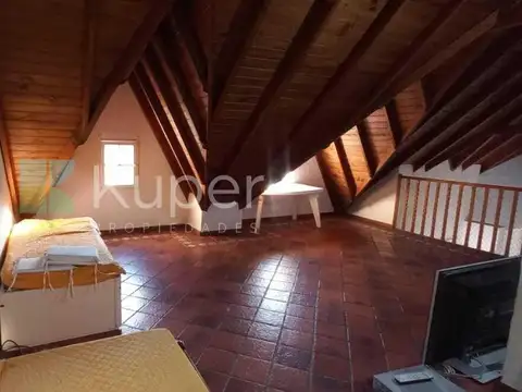 Casa 5 ambientes con 3 baños