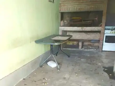 Venta Casa 3 Dormitorios Fisherton Industrial