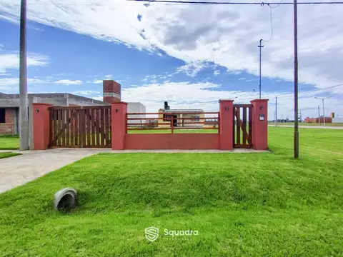 VENTA | PERMUTA -  Casa de 1 dormitorio, con jardín - Barrio Abierto Altos de Piñero, Piñero.