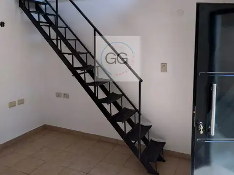 Departamento en Alquiler en Guillermo E Hudson, $ 350.000