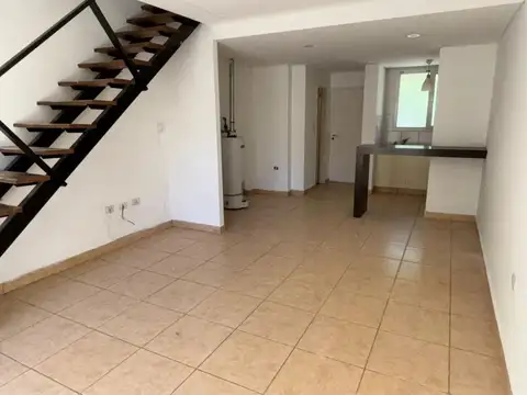 Depto Tipo Casa 3 ambientes con 1 baño