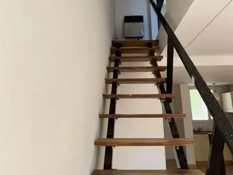 Depto Tipo Casa en Venta con 1 cocheras