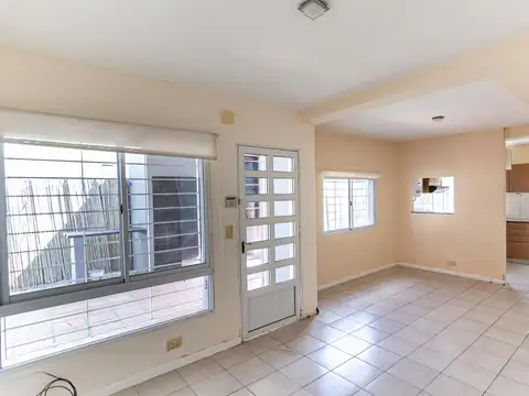 Casa 3 ambientes con 2 baños