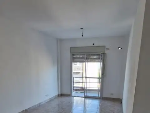 Ramon L Falcon 3600, Piso 2