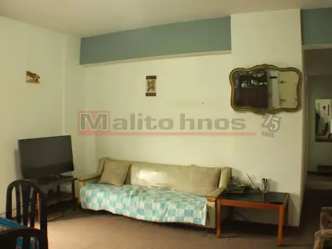 Venta Departamento 4 Ambientes con Balcón y Cochera  