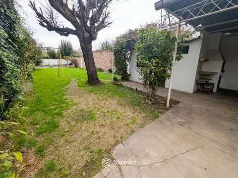 Casa en Venta con 3 cocheras