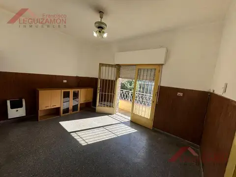 PH 3 AMBIENTES EN ALQUILER – LOMAS DEL MIRADOR – SIN EXPENSAS – BALCÓN AL FRENTE