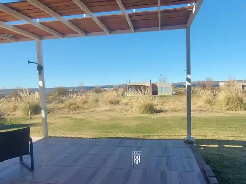 Casa 5 ambientes con 1 baño