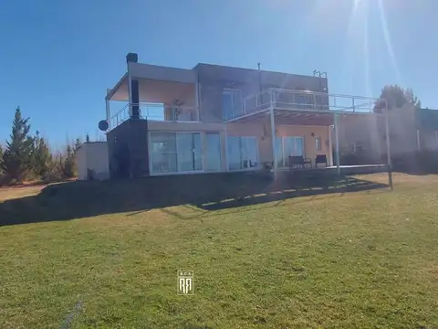 Casa en Venta - La Península - Mari Menuco