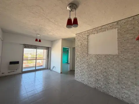 DEPARTAMENTO DE TRES AMBIENTES EN TIMOTEO GORDILLO Y AV. ROCA
