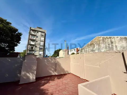 Casa estilo marplatense en La Perla – 4 ambientes con terraza y cochera