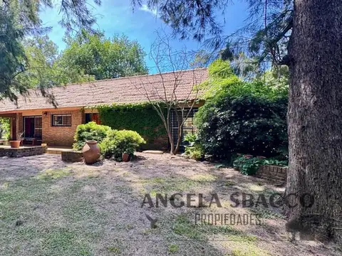 Casa 4 ambientes con 3 baños