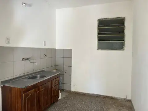 Casa 5 ambientes con 1 baño
