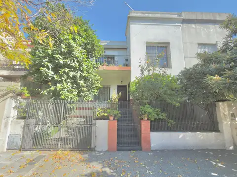 VENTA CASA 4 AMBIENTES C/ TERRAZA COCHERA Y LAVADE