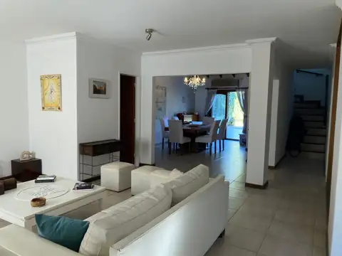 Casa en Alquiler de 4 dormitorios