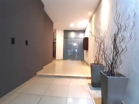 Oficina en Alquiler en Parque España, $ 400.000
